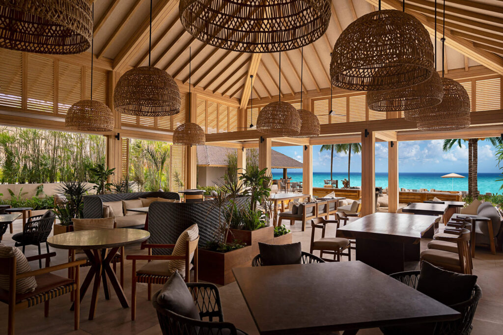 Elegant open-air reception space at Banyan Tree Mayakoba wedding resort in Playa del Carmen