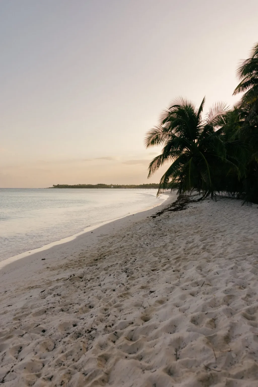Peaceful beach at Saasil Kantenah luxury eco wedding venue during sunset in Riviera Maya